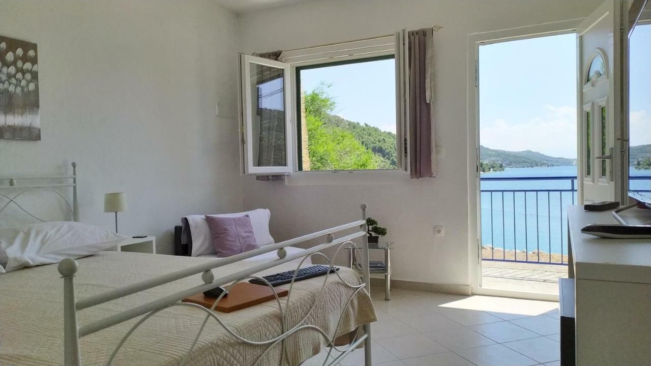 Studio Apartment Luce Марина Екстериор снимка