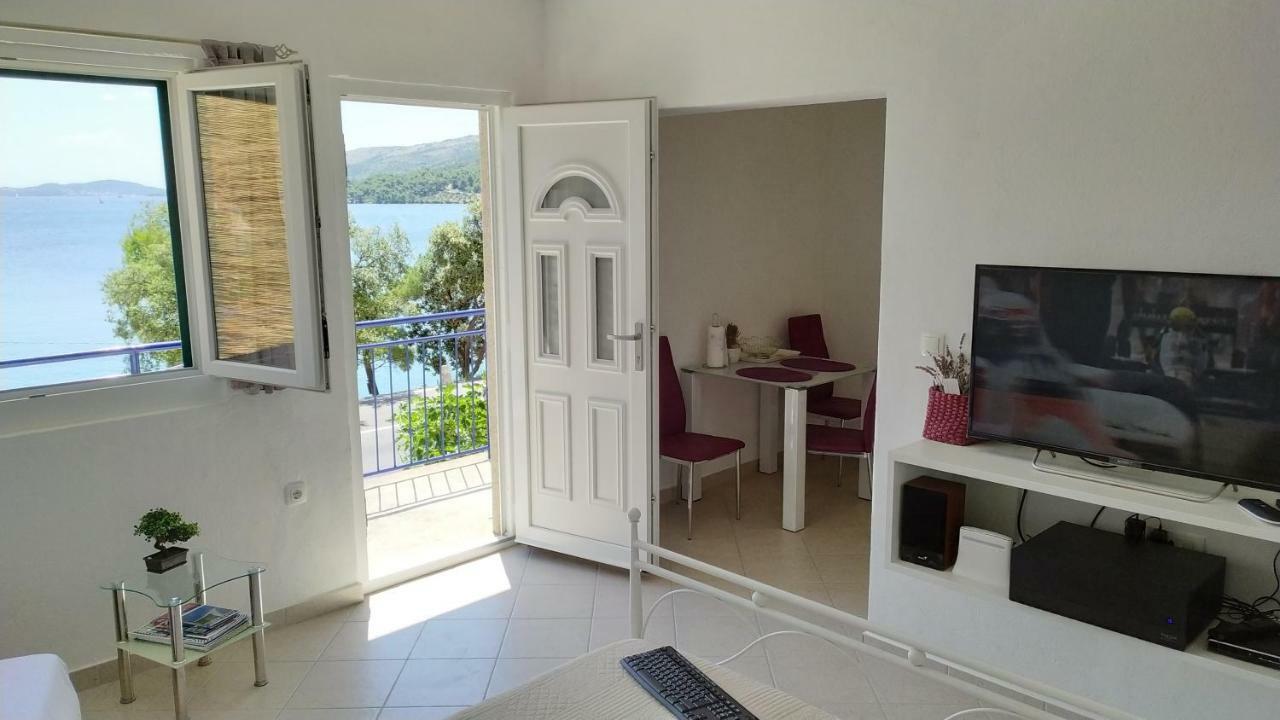 Studio Apartment Luce Марина Екстериор снимка